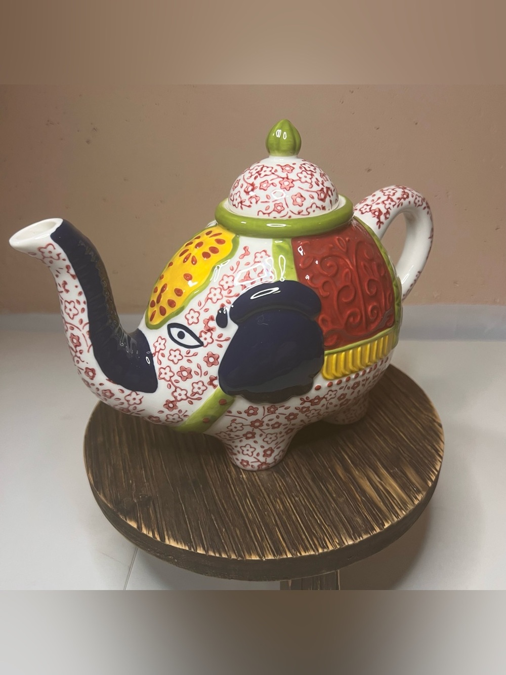 Hand-Painted Multicolor Elephant Ceramic Teapot - Decorative Home Art